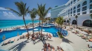 #8 Riu Cancun