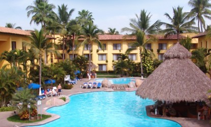Plaza Pelicanos Club Beach Resort